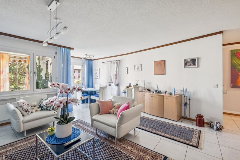 Heller Wohnbereich der Wohnung in Langenthal